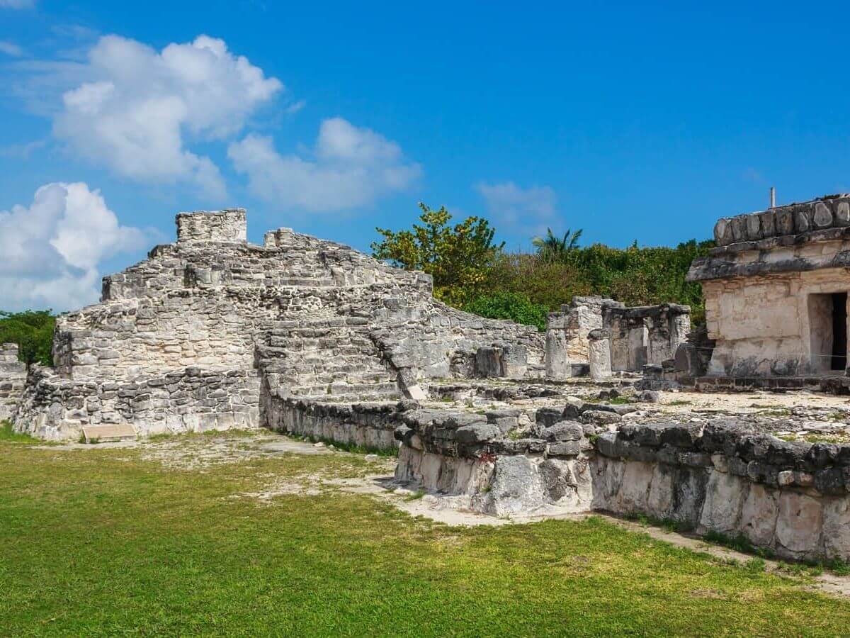 Ruinas mayas de El Rey en Cancún